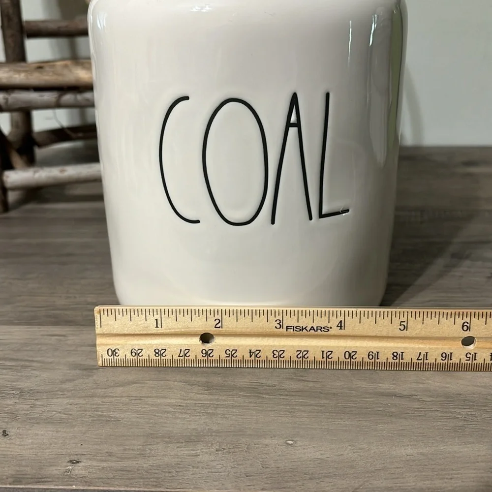NWT RAE DUNN COAL CHUBBY CHRISTMAS CANISTER